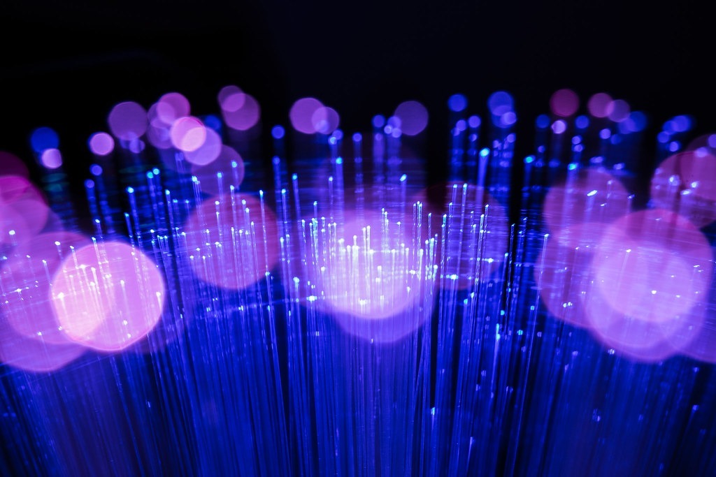 E se la prossima grande minaccia per l’informatica fosse la carenza di fibra ottica?