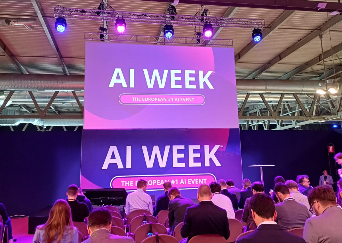 Cosa ci lascia l’evento AI WEEK, tra chi si orienta, chi pensa di aver capito e poco, anzi pochissimo open-source